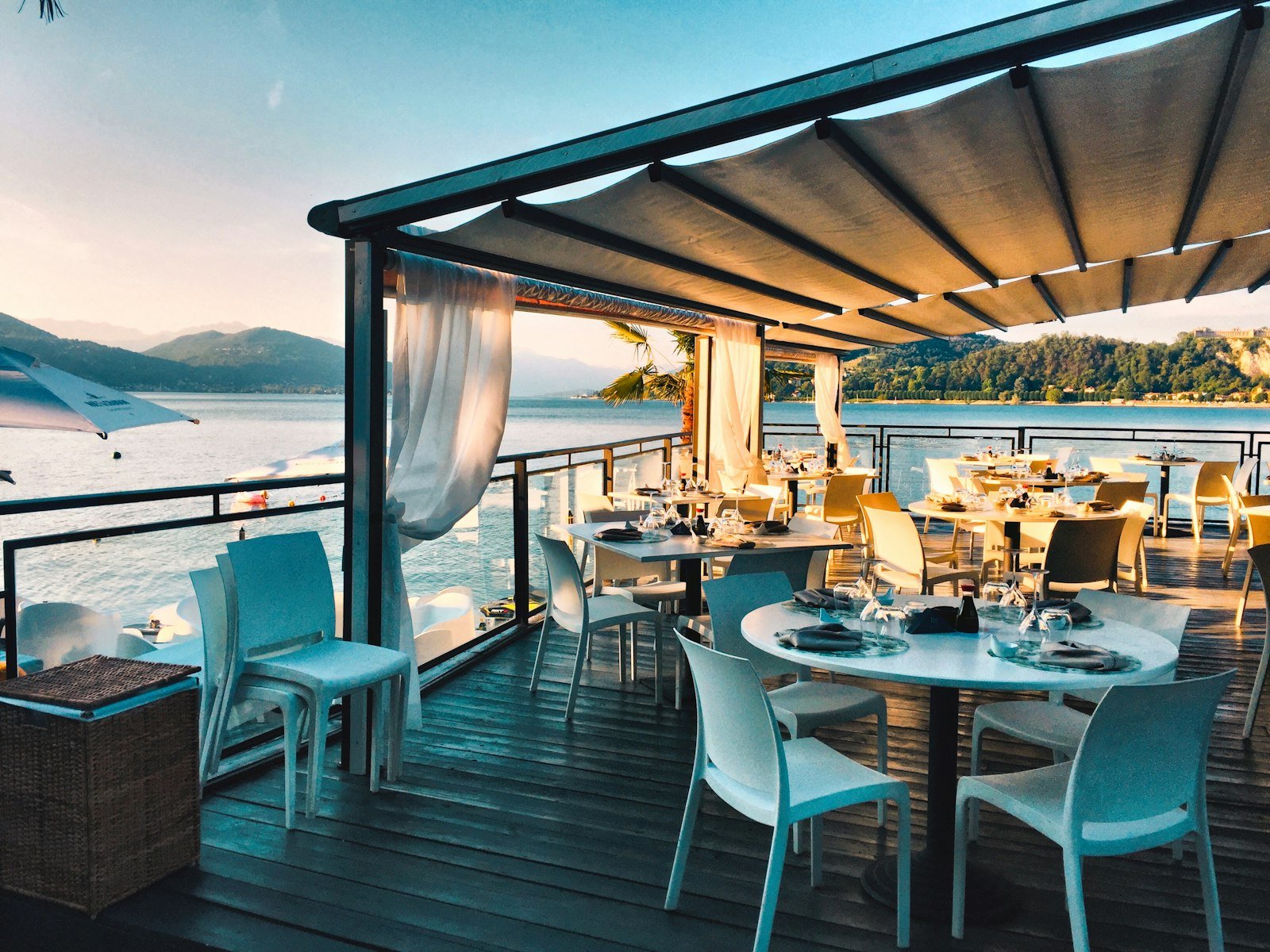 Terrasse au coucher du soleil